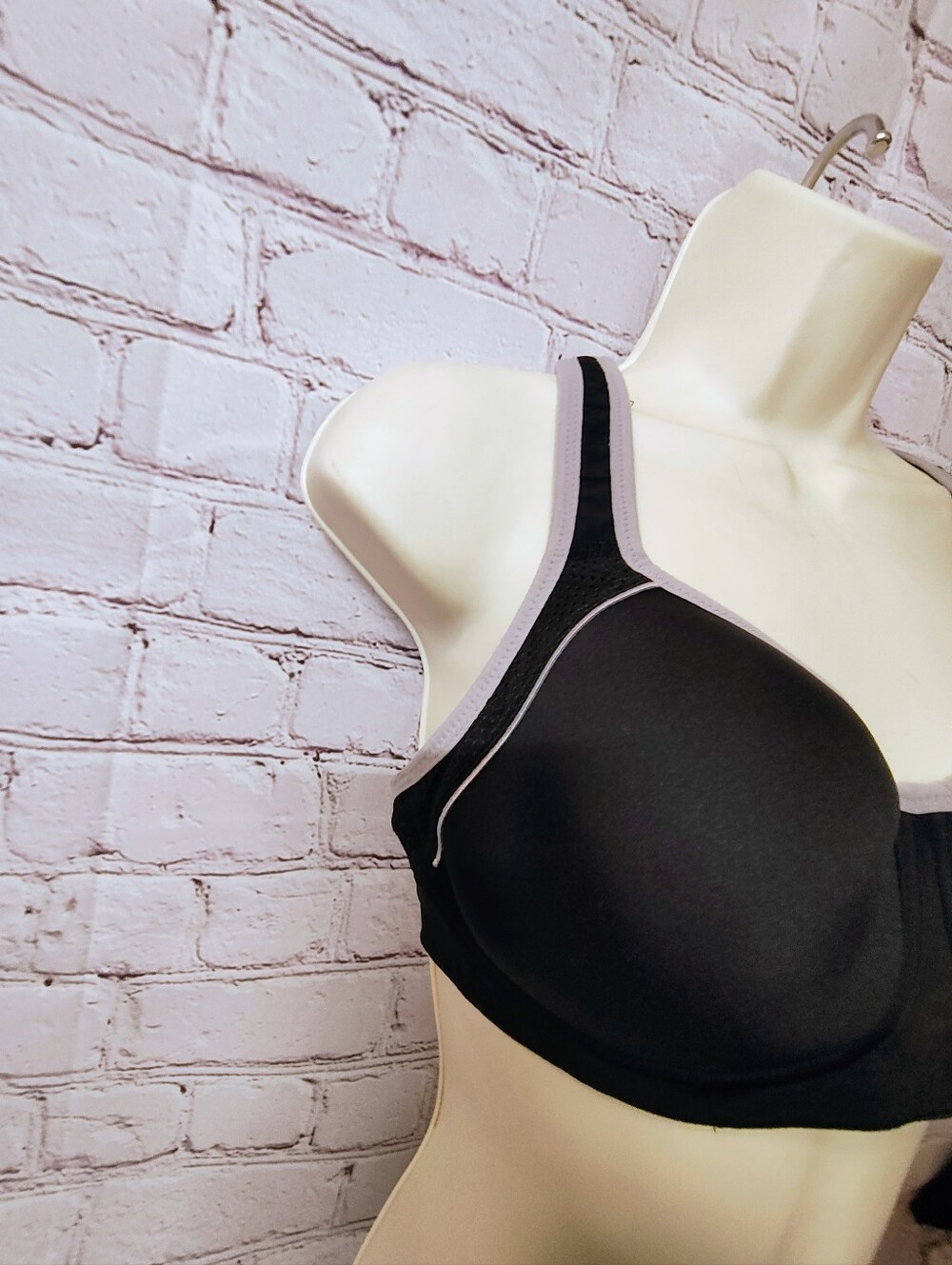 Wacoal Lindsey Black Contour Underwire Sports Bra 32DD - Picture 3 of 13